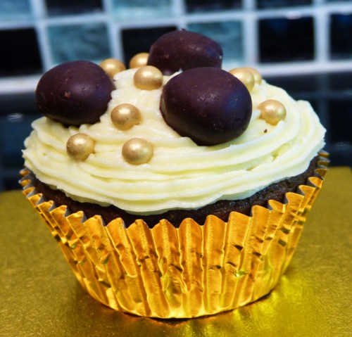 Ginger Cupcakes with Mulled Wine Sultanas