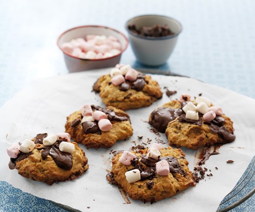 Gorgeous handmade foodie gifts for Christmas: Rocky Road Cookies
