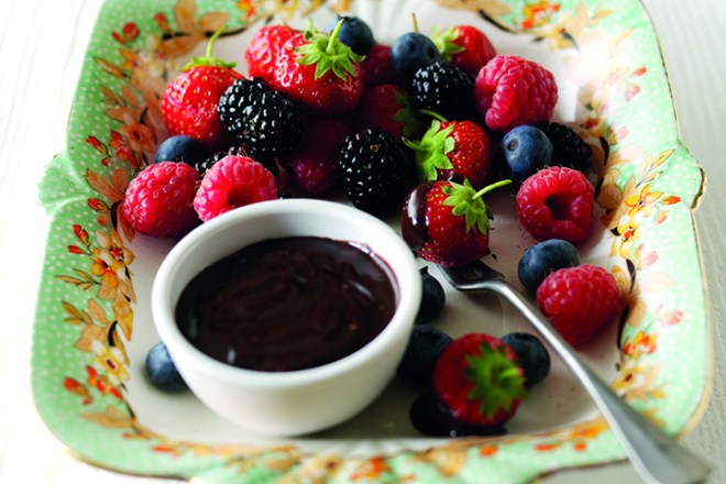 Fresh Fruit with Chocolate Dip