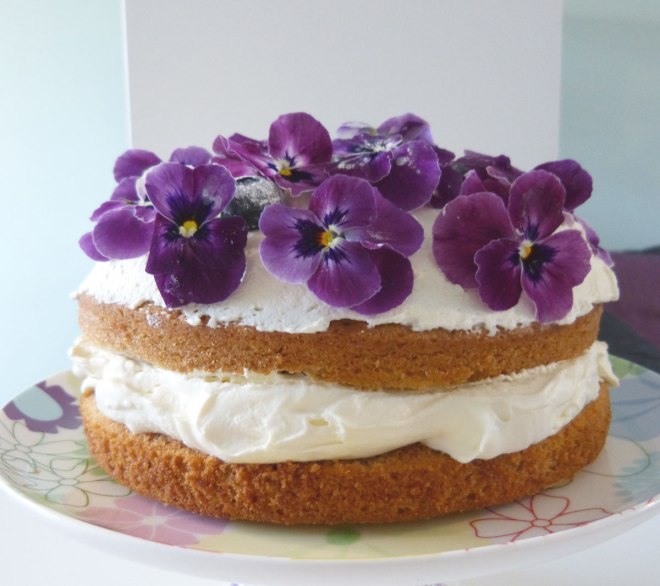 Coffee Sponge with Gingerbread Cream