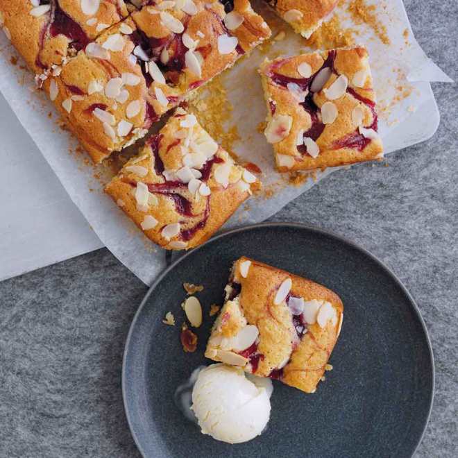 Bakewell Blondies